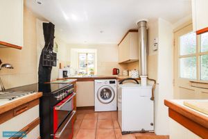 Kitchen/Breakfast Room- click for photo gallery